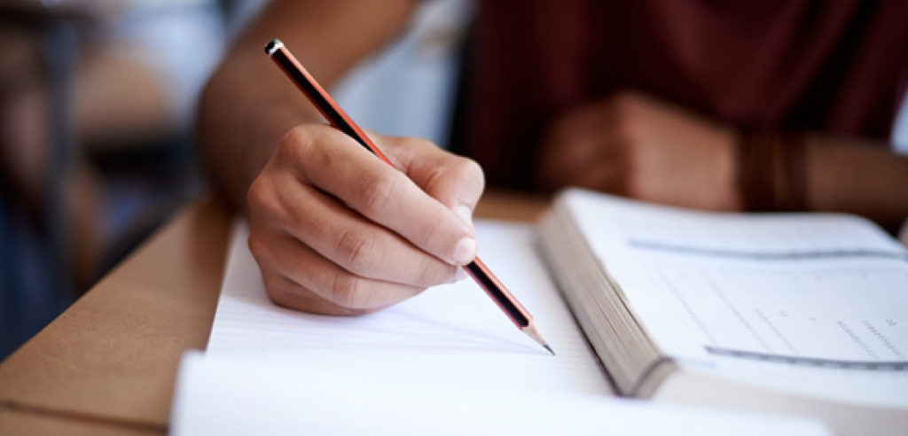 Achieving Academic Excellence – 10 Useful Tips